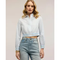 Camisa de mujer corta a rayas ajuste holgado con cierre frontal de botones