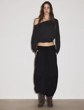 Asymmetrisches Shirt mit Wickeloptik Schwarz S - Stradivarius - FashionsVida
