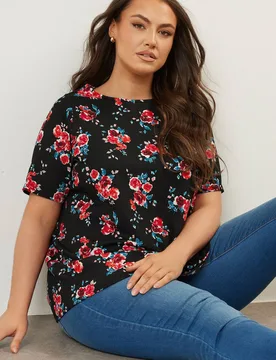 Women's Rose Print Textured Top in Black Size: 30-32 - Black - Size: 30-32 - Yours - FashionsVida