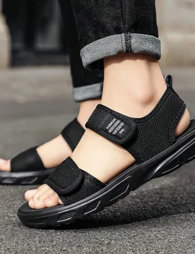 Par de sandalias casuales para hombre para exteriores, zapatos de playa de moda, pantuflas cómodas y antideslizantes duraderas - Shein - FashionsVida