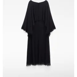 Vestido midi desflecado con capa