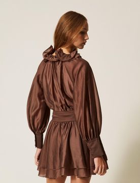 Robe courte en voile avec volant