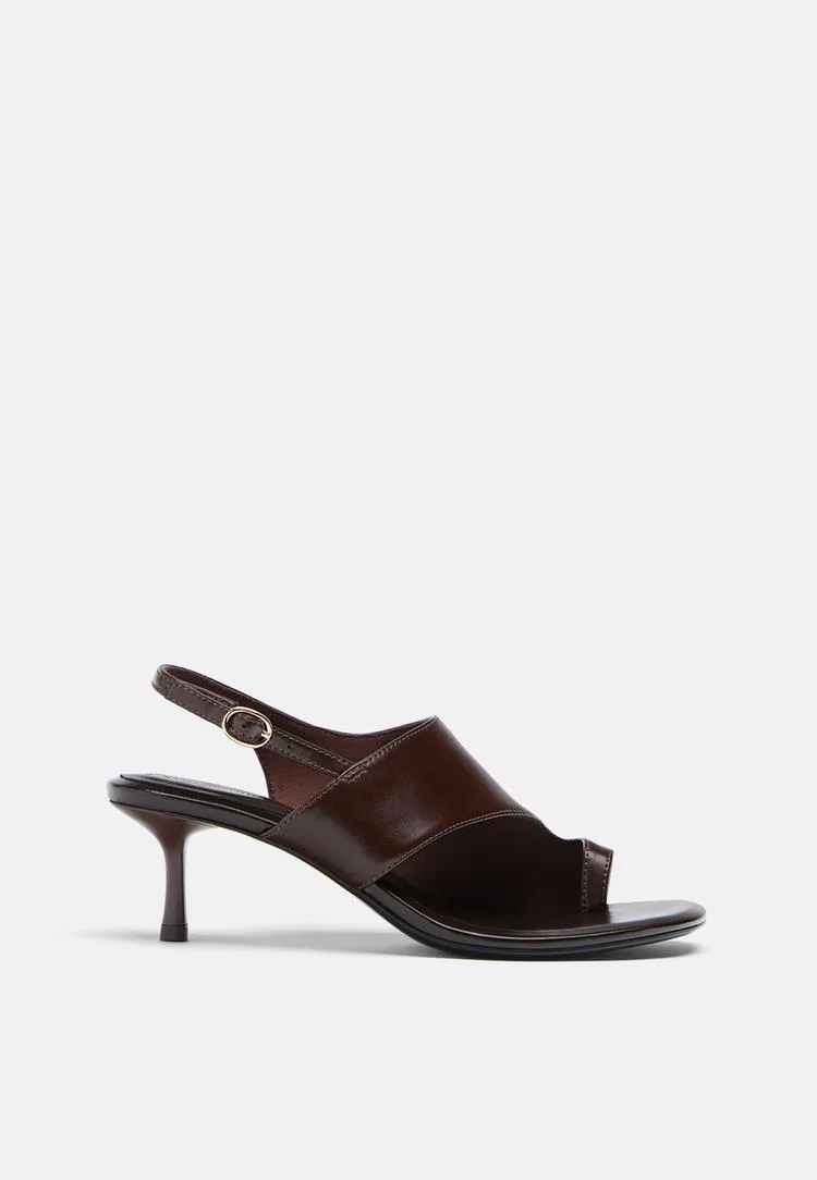 Sandalen mit Fersenriemen BRAUN 35 - Stradivarius - FashionsVida