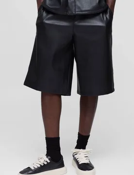 Men's Elasticated Waist Embossed PU Jorts Black Size X-Large Black XL - boohooMAN - FashionsVida