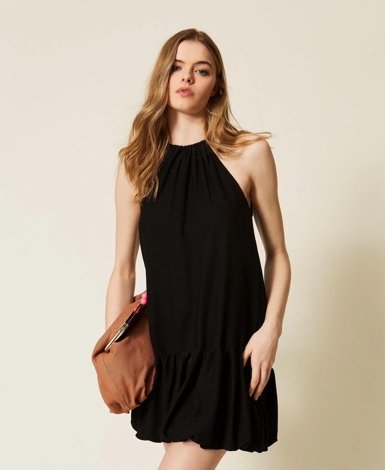 Robe courte MYFO en maille avec volant - Actitude by Twinset - FashionsVida