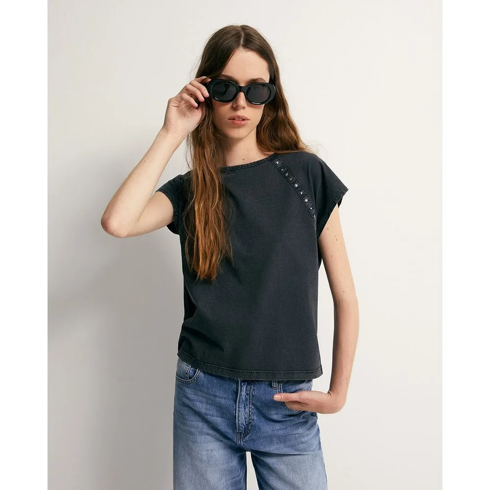 Camiseta manga corta tachas - Sfera - FashionsVida