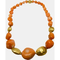 Collar de oro y
