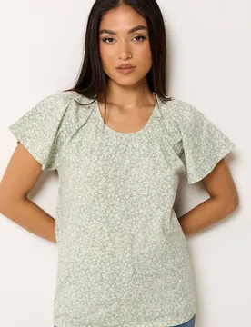 Women's Petite Floral Cotton Scoop Neck Top in Light Green Size: 18 - Light Green - Size: 18 - M&Co - FashionsVida