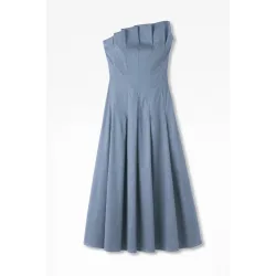 Vestido de mujer midi y entallado