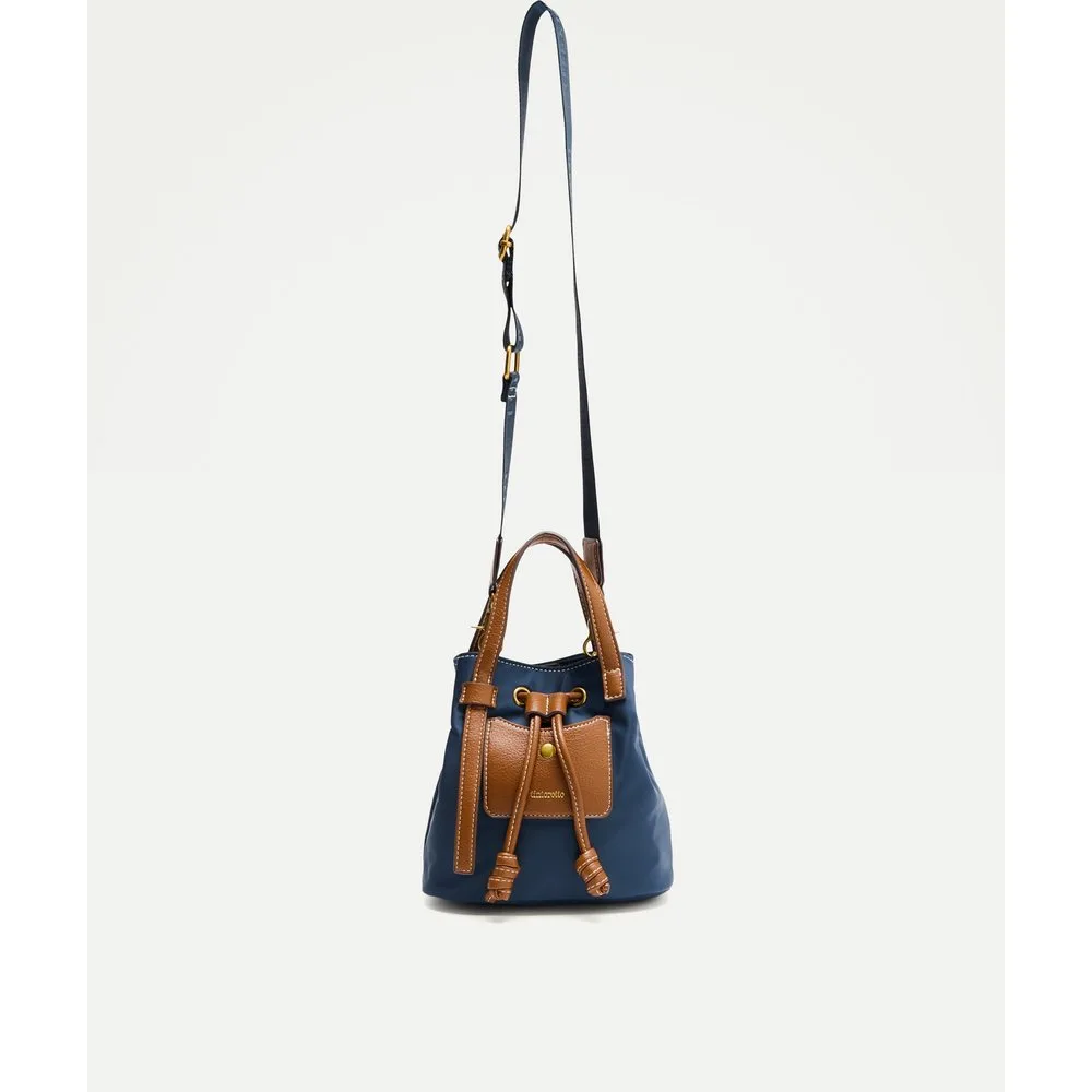 Bolso tipo bucket mediando efecto rafia - Tintoretto - FashionsVida