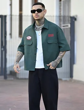 Camisa casual de bolsillo de carga de una sola hilera con bordado numérico de manga corta para hombres - Shein - FashionsVida
