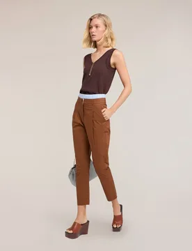 Pantalones de mujer carrot en tela de algodón talle alto con borde elástico en color contrastante cierre frontal con botón y cremallera - Motivi - FashionsVida