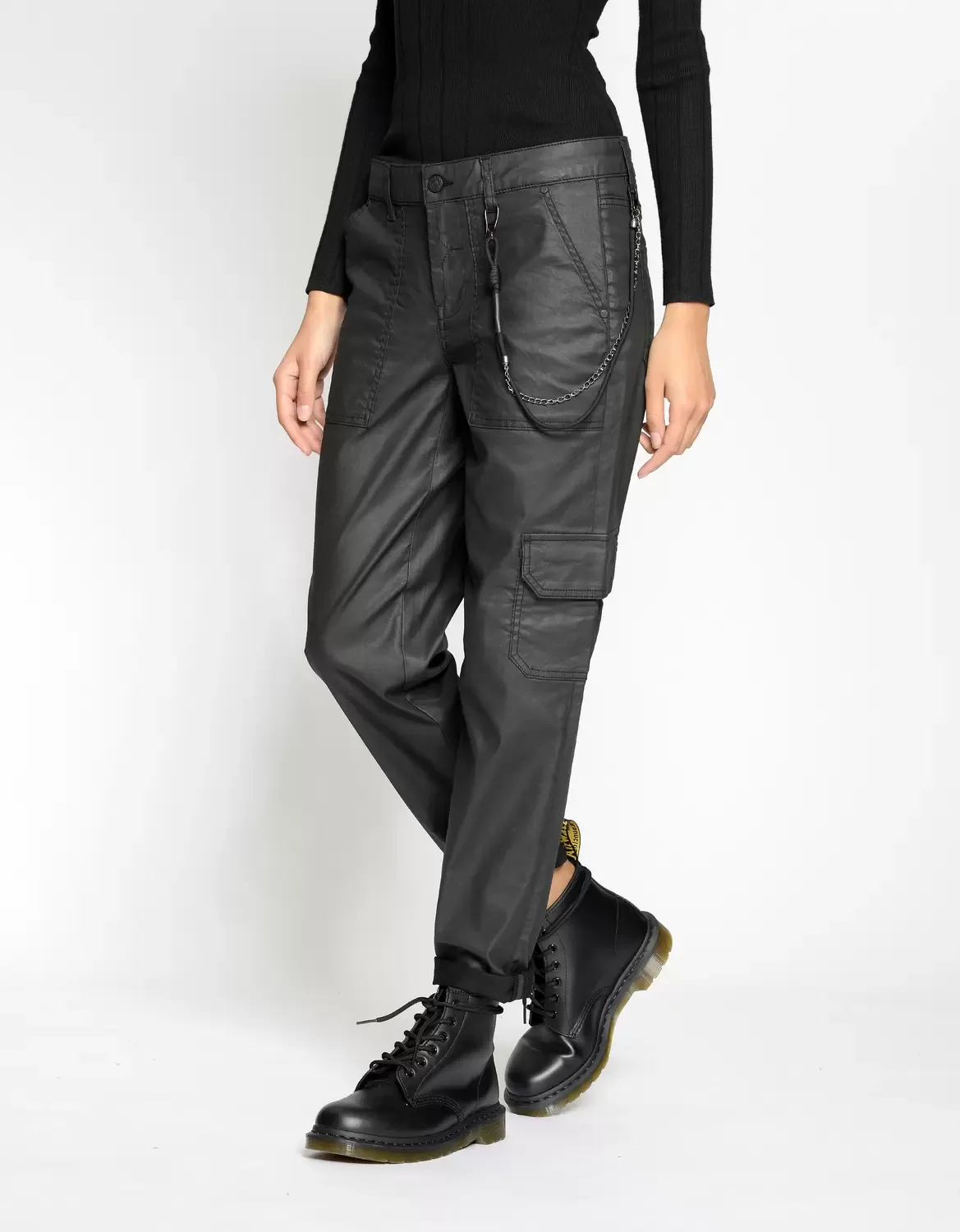 GERDA WORKER female - 27 - FashionsVida