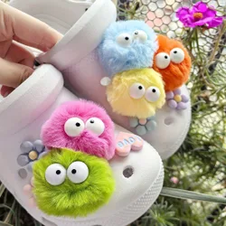 Piezas Accesorios lindos y esponjosos de pompones rosas con decoraciones 3D pequeñas, dijes desmontables para zapatos, adornos para zapatos, para agr