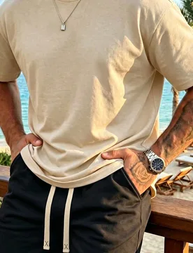 Conjunto de camiseta y pantalones cortos de verano casuales y minimalistas para hombres JINYA, adecuado para el hogar, al aire libre, la ciudad, la ca - Shein - FashionsVida