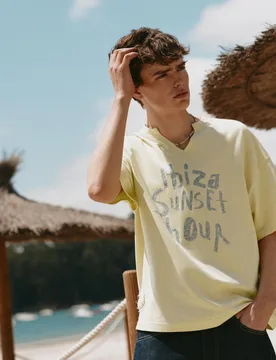 Ibiza Sunset Hour T-Shirt (Size: ) - Pull&bear - FashionsVida