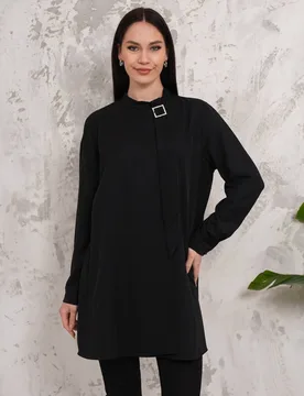 Women's Relaxed Fit Long Sleeves Brooch Detailed Tunic in Black Size: 16-18 - Black - Size: 16-18 - HOXTON GAL - FashionsVida