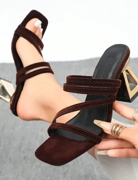 Sandalias de tacón alto para mujer Zira con punta cuadrada, punta cerrada, tira fina, ante, tacón asimétrico triangular, estilo de lujo maduro, ade - Shein - FashionsVida