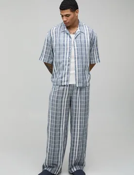 Herren Leichtes Musselin Gestreiftes Übergroßes Hemd & Entspannte Hose Set Navy Größe 3XL - boohooMAN - FashionsVida