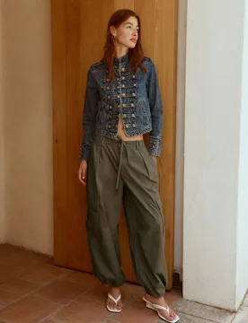 Jeansjacke mit Knöpfen aus 100% Baumwolle IM STÜCK GEFÄRBTER DENIM-WASHED-LOOK S - Stradivarius - FashionsVida