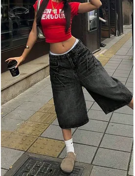 Pantalones capri vaqueros anchos y desgastados en negro oversize, estilo streetwear para adolescentes - Shein - FashionsVida