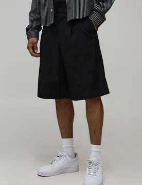 Men's Baggy Fit Pleat Front Smart Longline Short Black Size 30 Black 30 - boohooMAN - FashionsVida