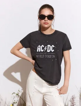 Camiseta de mujer manga corta licencia AC-DC - Green Coast - FashionsVida