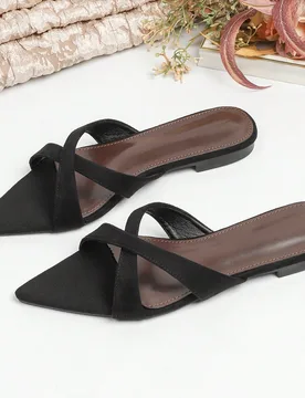 Sandalias planas de punta para mujer, nuevas para primavera/verano 2026, versátiles con suela blanda, chanclas de playa, accesorio esencial para vaca - Shein - FashionsVida