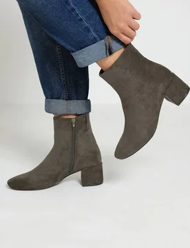 Women's Almond Toe Block Heel Ankle Boots In Wide E Fit in Light Khaki Size: 6EEE - Light Khaki - Size: 6EEE - Yours - FashionsVida