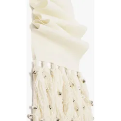 Pañuelo con pespuntes y flecos decorativos