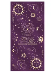 Mystischer Tischläufer aus violettem Samt und goldenen Motiven