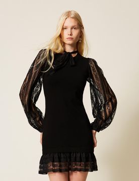 Robe courte en maille et dentelle