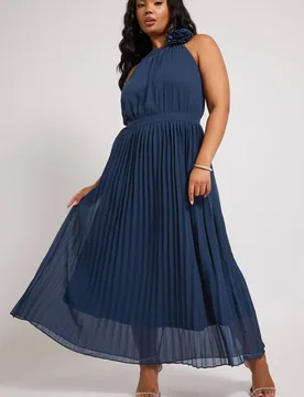 Women's Corsage Pleated Maxi Dress in Dark Navy Size: 26-28 - Dark Navy - Size: 26-28 - Yours - FashionsVida