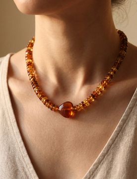 Collar de mujer de cera de abeja ámbar de moda, collar de cuentas elegante, diseño de corazón versátil, unisex, no se desvanece, adecuado para uso