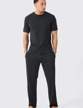 Herren T-Shirt & Hosen Lounge-Set Black Größe Large - boohooMAN - FashionsVida