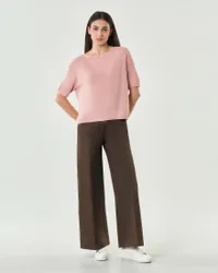 Pantalone a palazzo marrone con piega stirata e pince sul retro