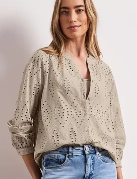 Bluse mit Split Neck und Shiffley-Muster female Beige