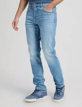 Vaquero Brooklyn de hombre de corte clasico con cintura ligeramente más alta - Lee - FashionsVida
