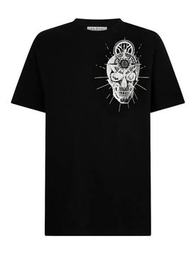 T-shirt girocollo con tatuaggio teschio