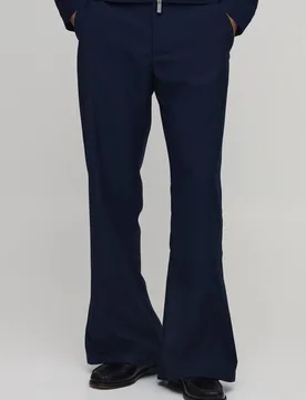 Herren Ausgestellte Taillierte Koordinaten-Hose Navy Größe 34 - boohooMAN - FashionsVida