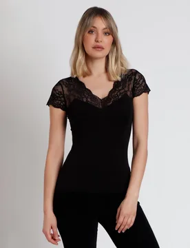 Camiseta interior de mujer de manga corta de punto con detalles lenceros - Admas - FashionsVida