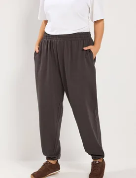 Women's Cuff Joggers Pants in Chocolate Size: 34-36 - Chocolate - Size: 34-36 - Yours - FashionsVida
