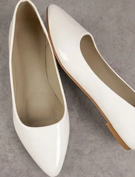 Zapato plano de puntera puntiaguda de PU de patente blanca glamorosa de fácil deslizamiento - Regalo de Navidad, otoño, invierno, Año Nuevo, Día d - Shein - FashionsVida