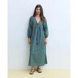 Vestido con estampado de rayas