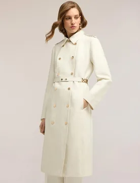 Trench de mujer cruzado con detalles military modelo largo con ajuste entallado cierre cruzado con botones metálicos a la vista - Motivi - FashionsVida