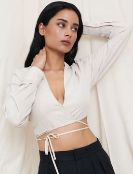 Blusa con allacciatura - nude