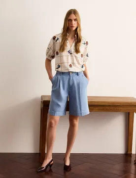 Blusa de mujer de manga corta bordada con flores - Lloyd's - FashionsVida