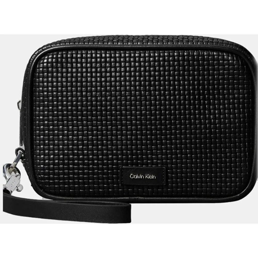 Neceser textura tipo tejido - Calvin Klein - FashionsVida