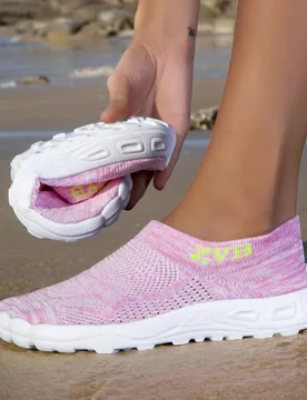 Zapatos de agua amigables con los pies descalzos ZVB, zapatos de playa de suela blanda para mujeres para nadar, bucear, pescar, sandalias de verano tr - Shein - FashionsVida