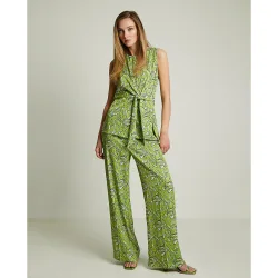 Pantalón fluido de mujer con estampado de hojas